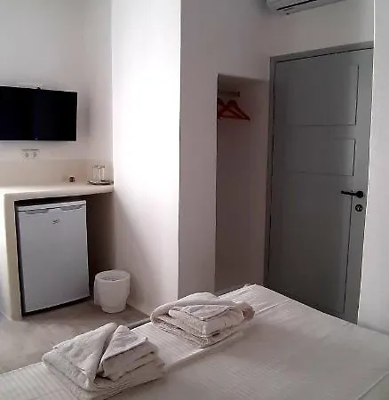 Castellino Naxos Inn *